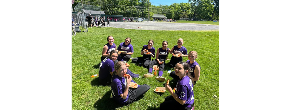 2024 Popcorn Fundraiser Winners enjoying their pizza party